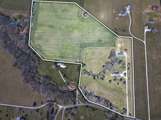 5144 Drake Rd, Cedar Hill, TN 37032