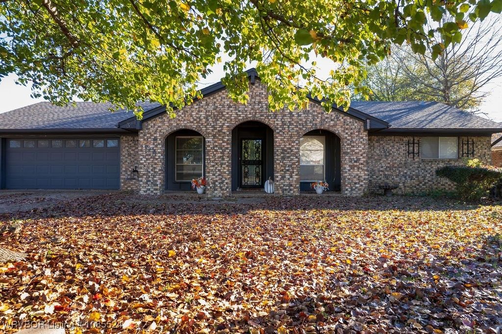 301 S Fryar Drive, Sallisaw, OK 74955