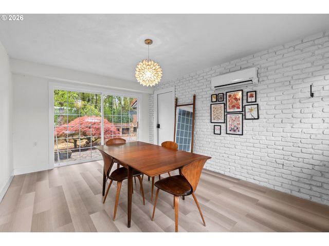 9233 Se HARNEY Ct, Portland, OR 97266