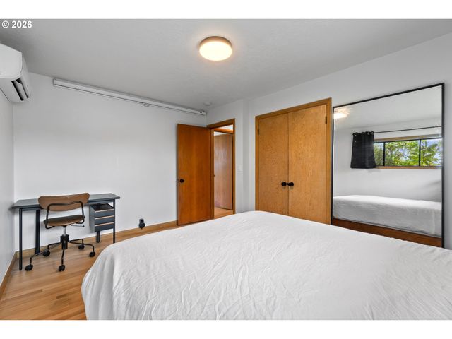 9233 Se HARNEY Ct, Portland, OR 97266