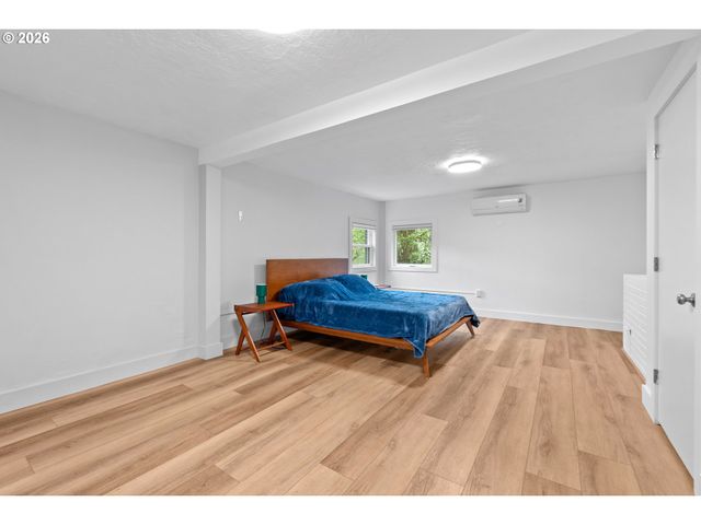 9233 Se HARNEY Ct, Portland, OR 97266