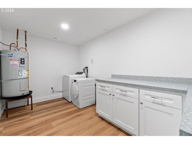 9233 Se HARNEY Ct, Portland, OR 97266