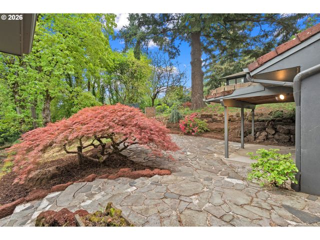 9233 Se HARNEY Ct, Portland, OR 97266