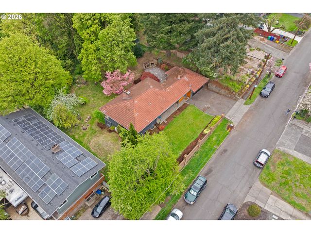 9233 Se HARNEY Ct, Portland, OR 97266