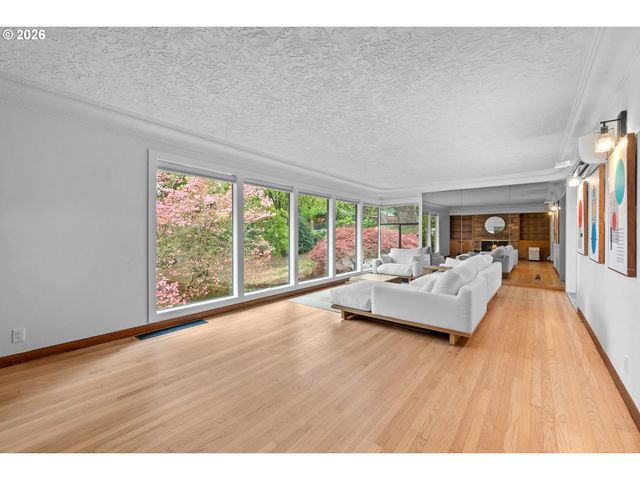 9233 Se HARNEY Ct, Portland, OR 97266