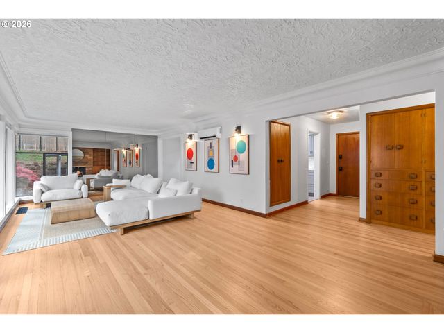 9233 Se HARNEY Ct, Portland, OR 97266