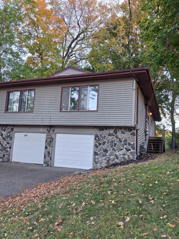 5017-5019 Shoreline Drive, Mound, MN 55364 — exterior