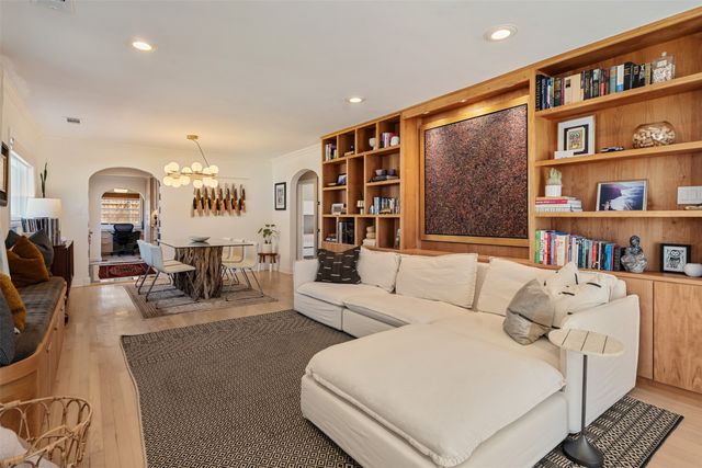 822 Valencia Street, Dallas, TX 75223