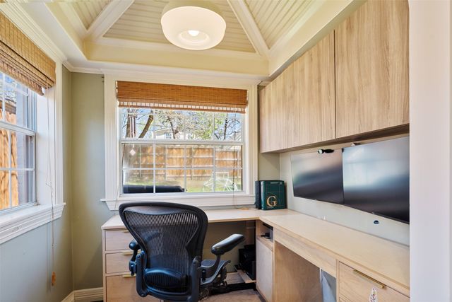 822 Valencia Street, Dallas, TX 75223