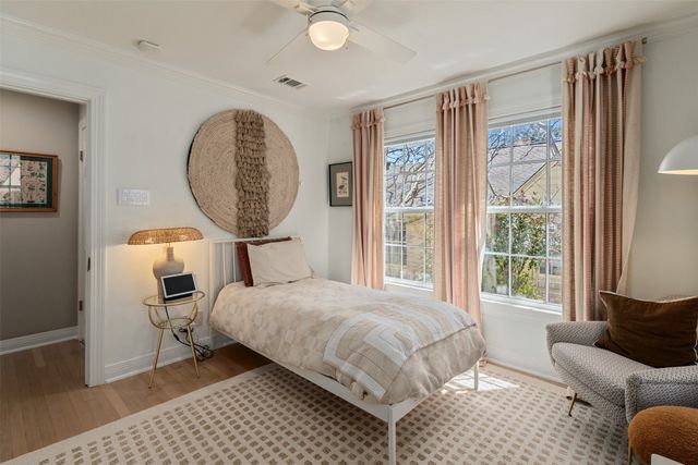 822 Valencia Street, Dallas, TX 75223