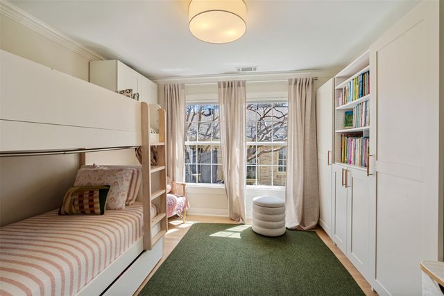 822 Valencia Street, Dallas, TX 75223