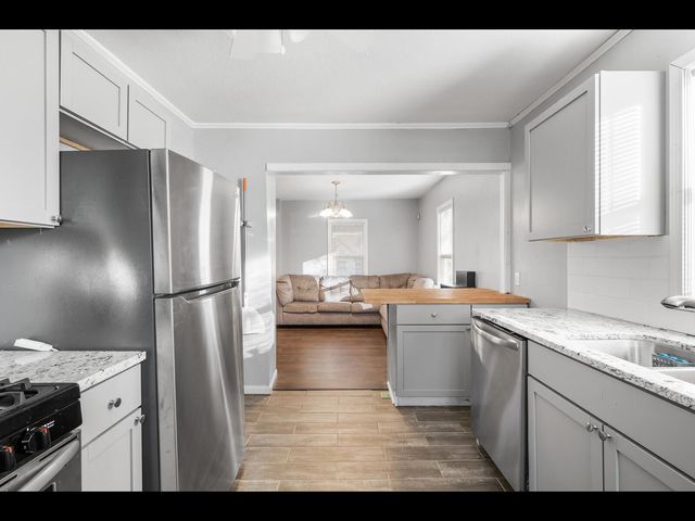 2631 Thomas Avenue N, Minneapolis, MN 55411