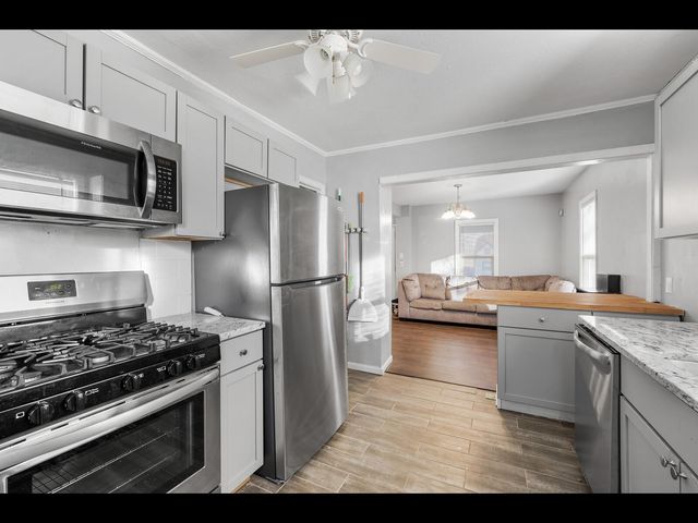 2631 Thomas Avenue N, Minneapolis, MN 55411