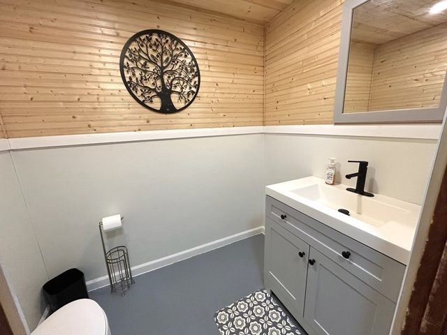 164 N 2551st Road, Peru, IL 61354