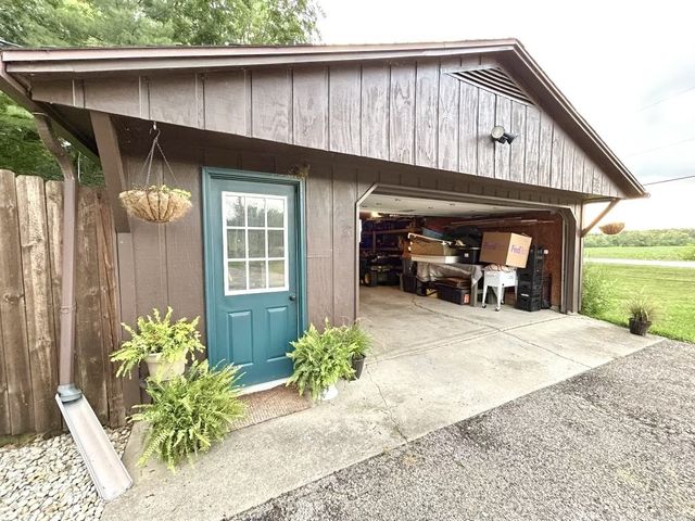 164 N 2551st Road, Peru, IL 61354