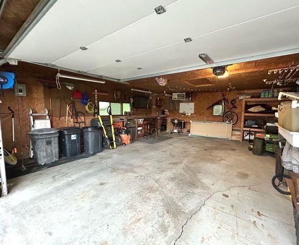 164 N 2551st Road, Peru, IL 61354