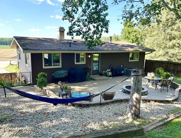 164 N 2551st Road, Peru, IL 61354