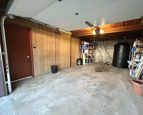 164 N 2551st Road, Peru, IL 61354