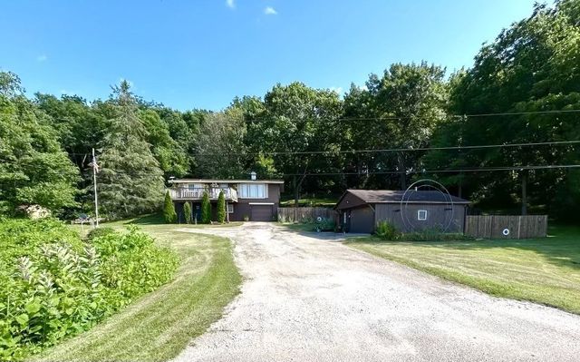 164 N 2551st Road, Peru, IL 61354