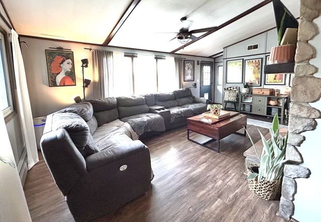 164 N 2551st Road, Peru, IL 61354