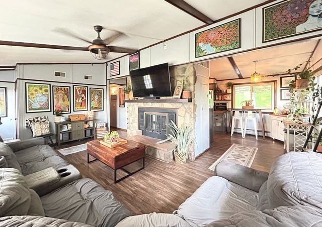 164 N 2551st Road, Peru, IL 61354