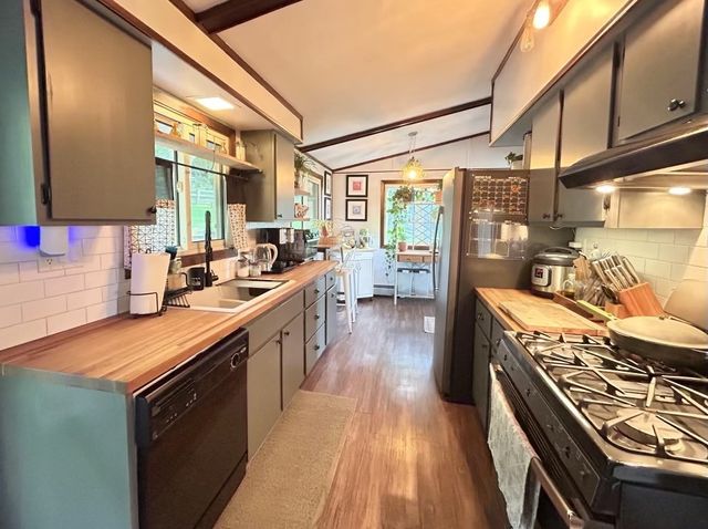 164 N 2551st Road, Peru, IL 61354