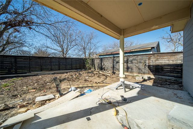 2215 Crystal Drive, Balch Springs, TX 75180