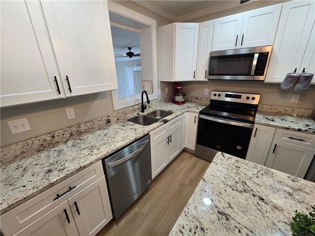 808 Euclid Ave, Waycross, GA 31501