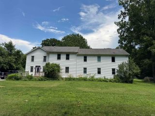 64500 Maple Road, Lakeville, IN 46536