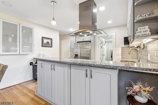16 Fairmount Ave, Clifton City, NJ 07011