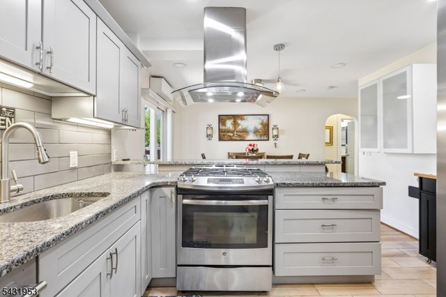 16 Fairmount Ave, Clifton City, NJ 07011
