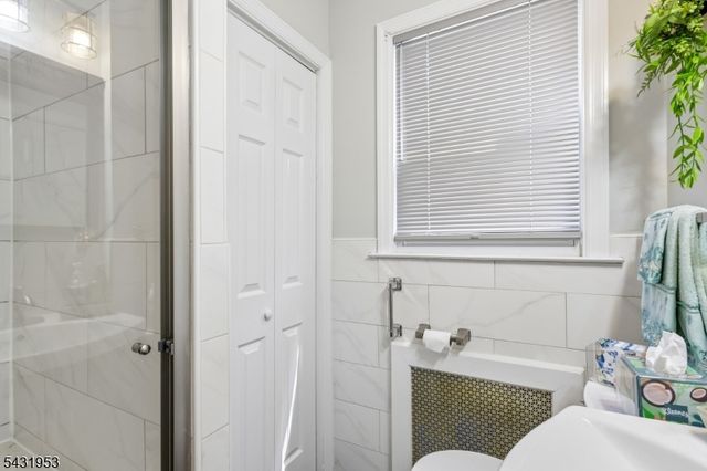 16 Fairmount Ave, Clifton City, NJ 07011