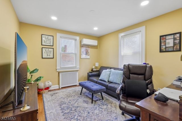 16 Fairmount Ave, Clifton City, NJ 07011