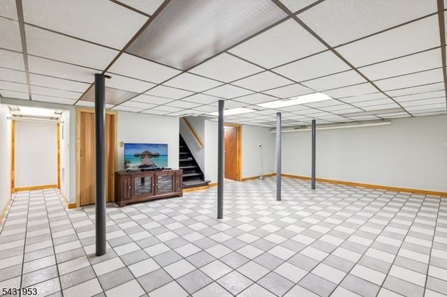 16 Fairmount Ave, Clifton City, NJ 07011