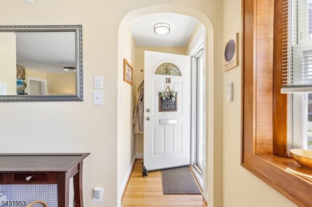 16 Fairmount Ave, Clifton City, NJ 07011