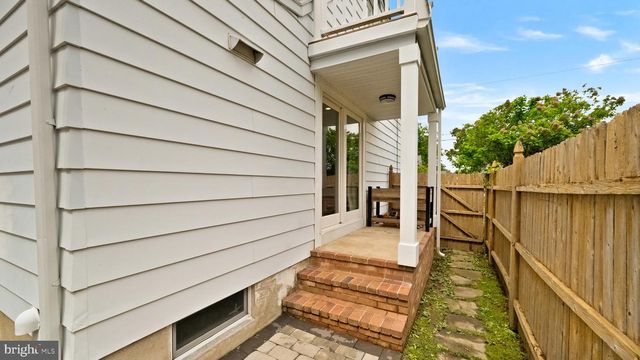35 BALTUSROL ST, Hamilton, NJ 08690