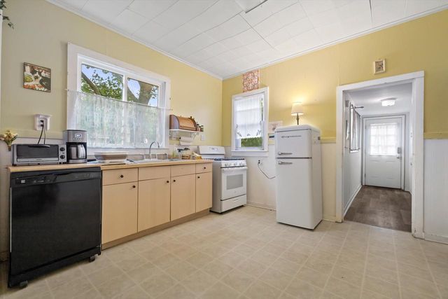 320 Curtis STREET, Lake Geneva, WI 53147