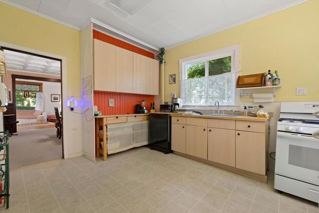 320 Curtis STREET, Lake Geneva, WI 53147