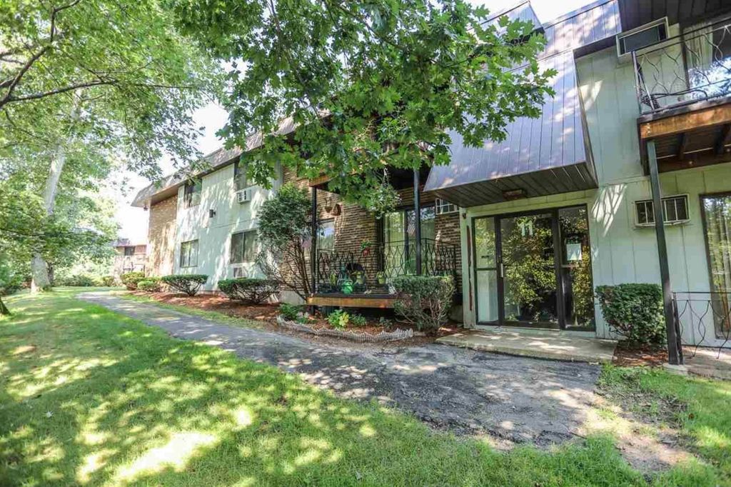 11 Strawberry Bank Rd Apt 17, Nashua, NH 03062