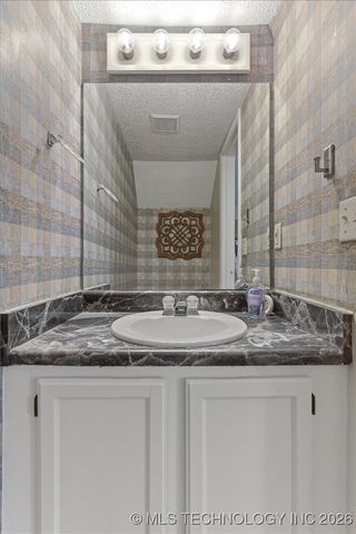 2433 E 87th Street 285, Tulsa, OK 74137