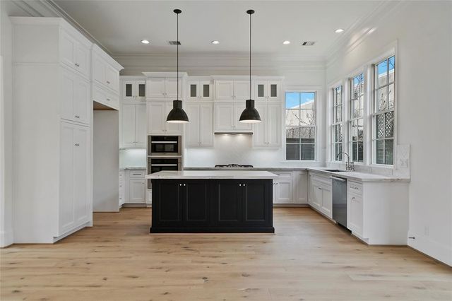 1155 Castellina Lane, Houston, TX 77055