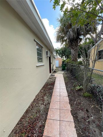 6614 SW 20th St, Miramar, FL 33023