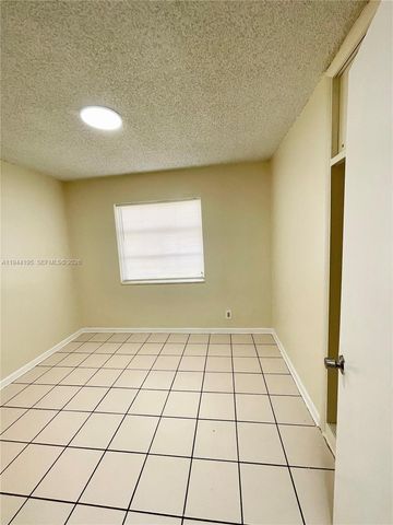 6614 SW 20th St, Miramar, FL 33023