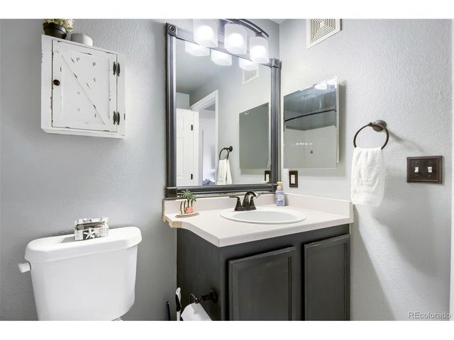7440 S Blackhawk St 11-305, Englewood, CO 80112