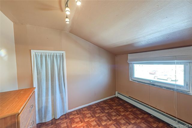33 Soloff Road, Massapequa, NY 11758
