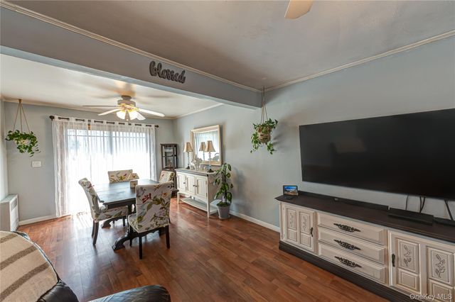 33 Soloff Road, Massapequa, NY 11758