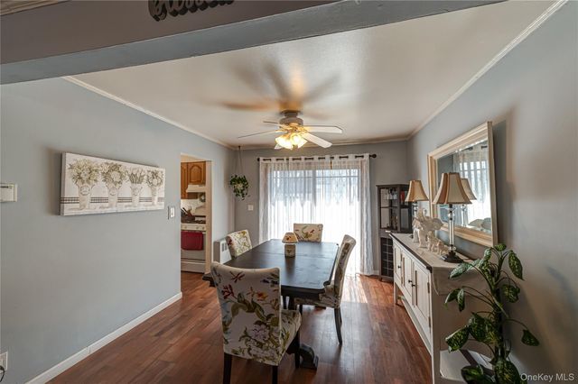 33 Soloff Road, Massapequa, NY 11758