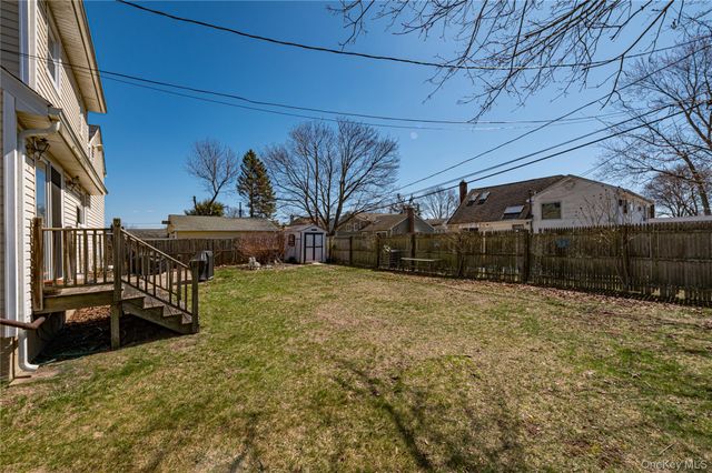 33 Soloff Road, Massapequa, NY 11758