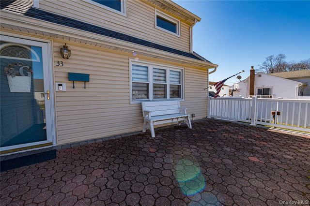 33 Soloff Road, Massapequa, NY 11758