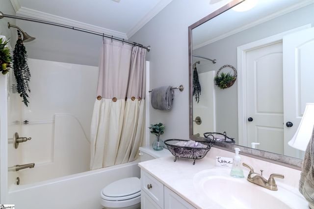 1 Lone Oak Avenue, Simpsonville, SC 29681